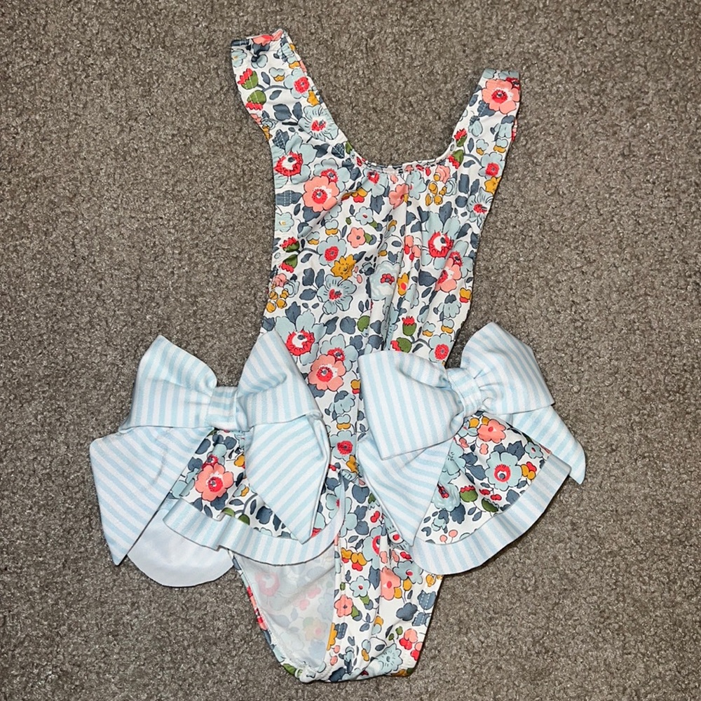 Bathing suit